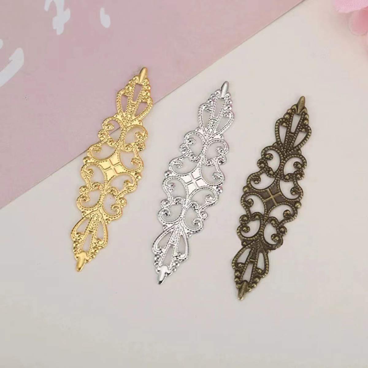 200 Stück Hohle Rhombus-Anhäng – Craft Embellishment Bewertung und Preis
